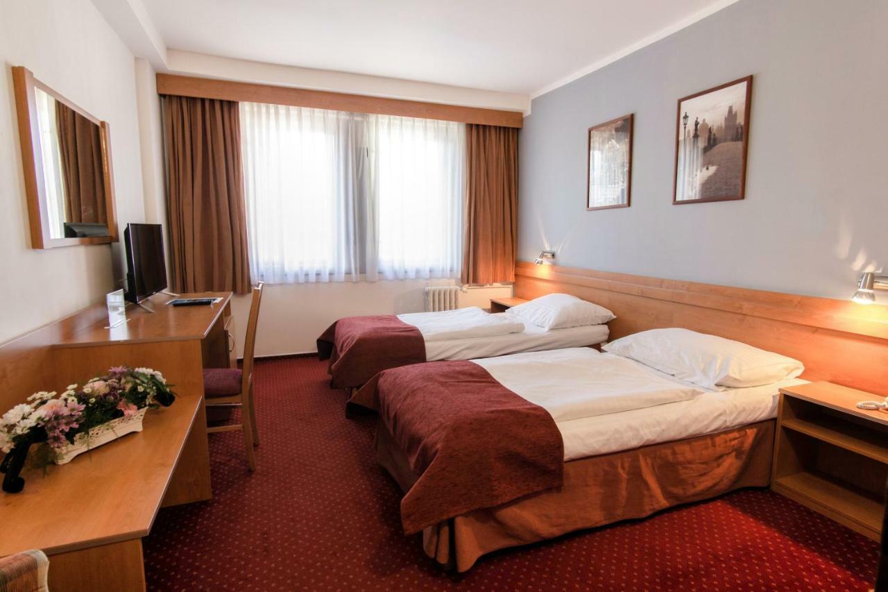 Hotel Globus Praha Bagian luar foto