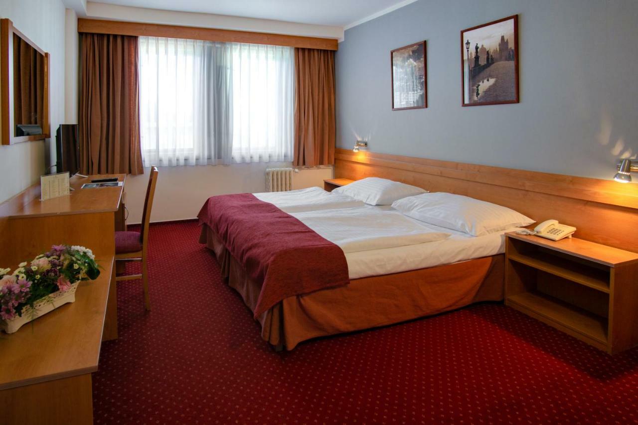 Hotel Globus Praha Bagian luar foto